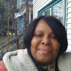 Meet your Posher, Monique